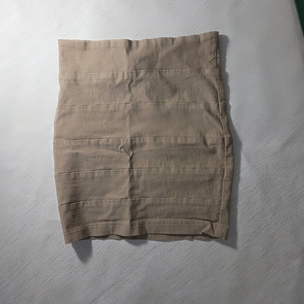 Charlotte Russe beige colored mini Skirt womans size Small